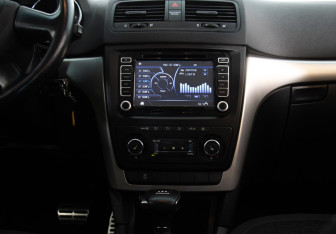 Подержанный автомобиль Skoda Yeti 2011 года (12 фото)