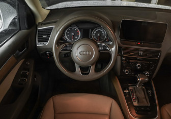 Подержанный автомобиль Audi Q5 2014 года (12 фото)