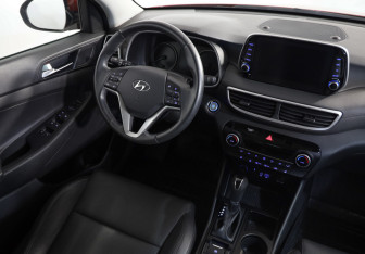 Подержанный автомобиль Hyundai Tucson 2020 года (8 фото)