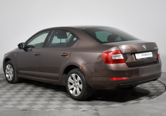 Подержанный автомобиль Skoda Octavia Liftback 2016 года (7 фото)