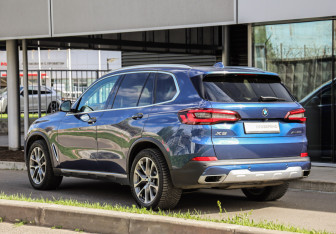 Подержанный автомобиль BMW X5 2020 года (8 фото)