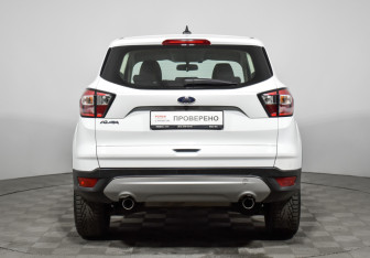 Подержанный автомобиль Ford Kuga 2018 года (6 фото)