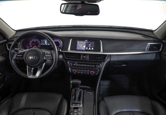 Подержанный автомобиль Kia Optima Sedan 2018 года (9 фото)