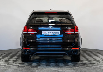 Подержанный автомобиль BMW X5 2016 года (6 фото)