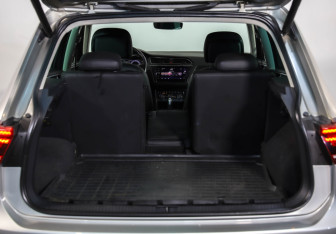 Подержанный автомобиль Volkswagen Tiguan 2019 года (32 фото)