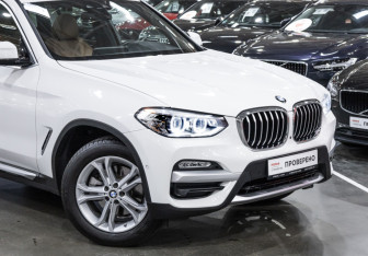 Подержанный автомобиль BMW X3 2020 года (5 фото)
