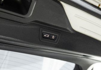 Подержанный автомобиль BMW X5 2015 года (24 фото)