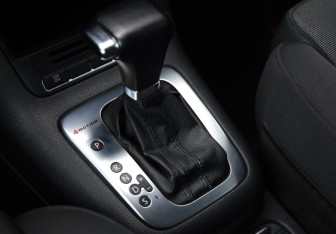 Подержанный автомобиль Volkswagen Tiguan 2008 года (16 фото)