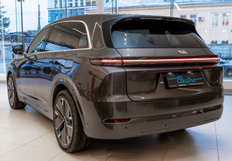 Новый LiXiang L7 2025 (6 фото)