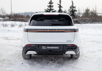 Подержанный автомобиль Voyah Free 2024 года (8 фото)