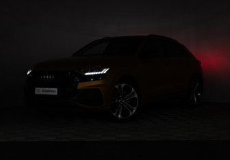 Подержанный автомобиль Audi Q8 2019 года (35 фото)