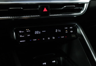 Подержанный автомобиль Kia K5 2021 года (21 фото)