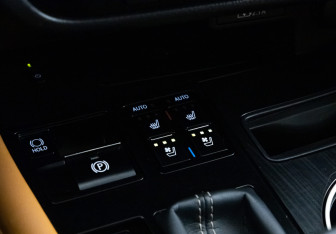 Подержанный автомобиль Lexus RX 2020 года (21 фото)