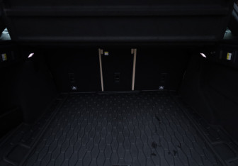 Подержанный автомобиль Jaguar F-Pace 2017 года (17 фото)