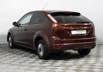 Подержанный автомобиль Ford Focus Hatchback 2008 года (7 фото)