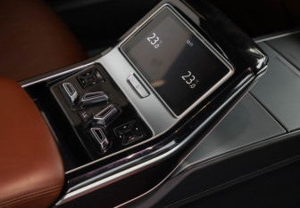 Подержанный автомобиль Audi A8 2019 года (31 фото)