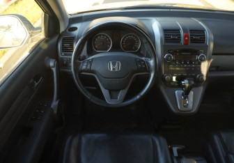 Подержанный автомобиль Honda CR-V 2008 года (12 фото)