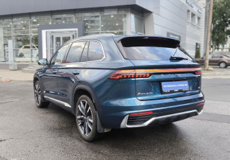 Подержанный автомобиль Geely Monjaro 2024 года (6 фото)