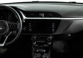 Подержанный автомобиль Kia Rio Hatchback 2021 года (14 фото)