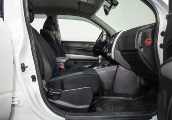 Подержанный автомобиль Nissan X-Trail 2014 года (23 фото)