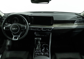 Подержанный автомобиль Kia K5 2024 года (4 фото)