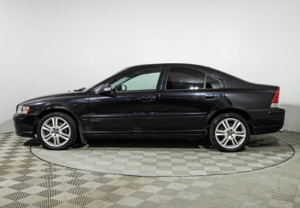 Подержанный автомобиль Volvo S60 2007 года (8 фото)