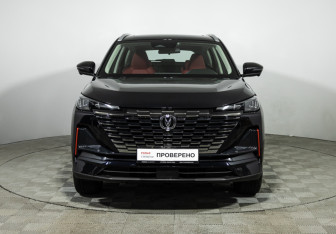 Подержанный автомобиль Changan UNI-S 2024 года (2 фото)