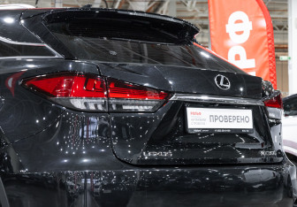 Подержанный автомобиль Lexus RX 2020 года (11 фото)