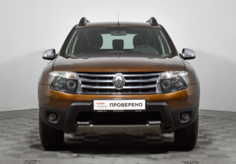 Подержанный автомобиль Renault Duster 2012 года (2 фото)
