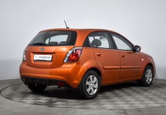 Подержанный автомобиль Kia Rio Hatchback 2011 года (5 фото)