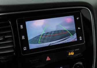 Подержанный автомобиль Mitsubishi Outlander 2018 года (17 фото)