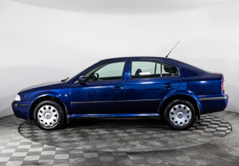 Подержанный автомобиль Skoda Octavia Liftback 2008 года (8 фото)