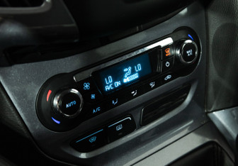 Подержанный автомобиль Ford Focus Hatchback 2013 года (15 фото)