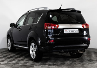 Подержанный автомобиль Peugeot 4007 2008 года (7 фото)