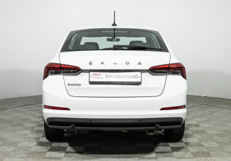 Подержанный автомобиль Skoda Rapid Liftback 2022 года (6 фото)