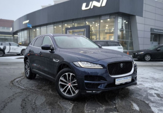 Подержанный автомобиль Jaguar F-Pace 2018 года (3 фото)