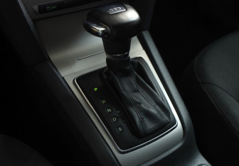 Подержанный автомобиль Skoda Octavia Liftback 2010 года (15 фото)