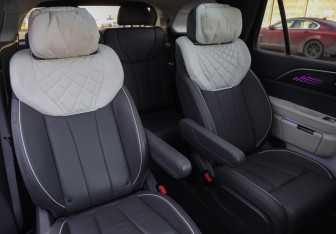 Подержанный автомобиль Hongqi E-HS9 2021 года (35 фото)