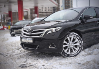 Подержанный автомобиль Toyota Venza 2012 года (10 фото)