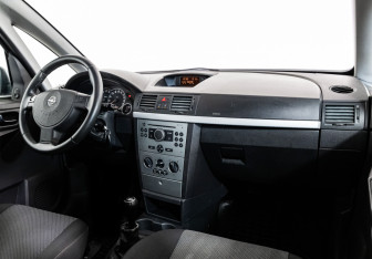 Подержанный автомобиль Opel Meriva 2008 года (9 фото)