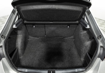 Подержанный автомобиль Skoda Rapid Liftback 2020 года (16 фото)