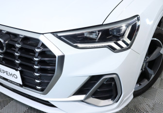 Подержанный автомобиль Audi Q3 2020 года (11 фото)