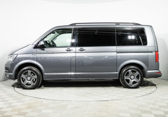 Подержанный автомобиль Volkswagen Multivan 2018 года (8 фото)