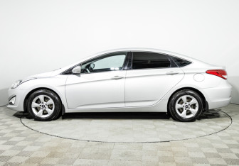Подержанный автомобиль Hyundai i40 Sedan 2014 года (8 фото)