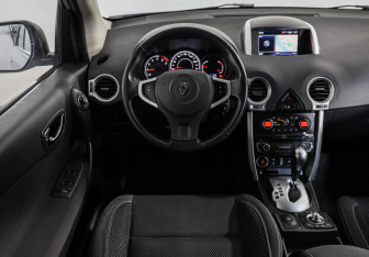 Подержанный автомобиль Renault Koleos 2013 года (11 фото)