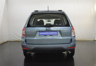 Подержанный автомобиль Subaru Forester Suv 2010 года (6 фото)