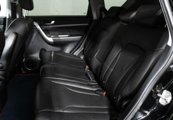 Подержанный автомобиль Haval H6 2018 года (10 фото)