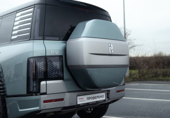 Подержанный автомобиль BYD Yangwang U8 2023 года (11 фото)