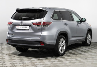 Подержанный автомобиль Toyota Highlander 2014 года (5 фото)