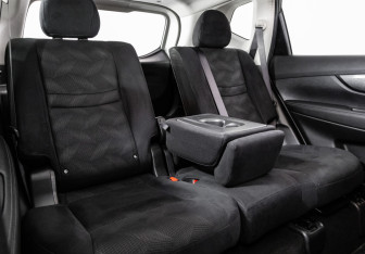 Подержанный автомобиль Nissan X-Trail 2015 года (22 фото)